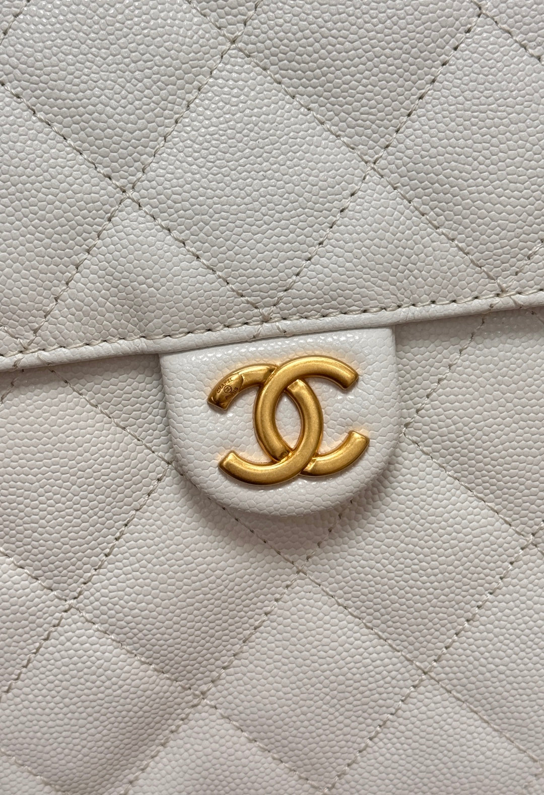 CHANEL 25S HOBO BAG 40 IN WHITE CAVIAR WITH GOLD HARDWARE