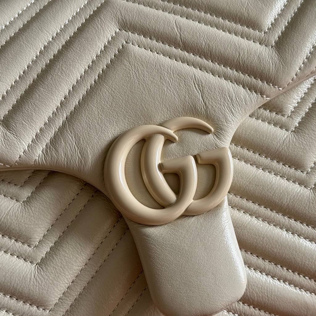 GUCCI 26S  MARMONT BAG 37 IN CREAM WHITE CALFSKIN