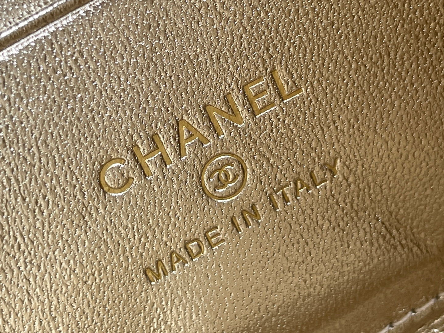 CHANEL 25S KELLY 18 CM IN GOLD LAMBSKIN