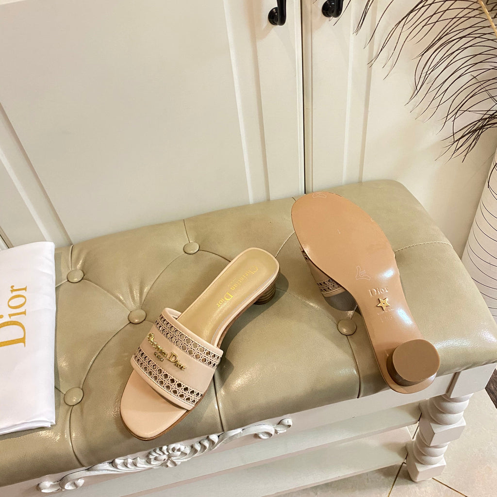 DIOR DWAY HEELED SLIDE IN CAMEL BEIGE CALFSKIN WITH GOLD LOGO