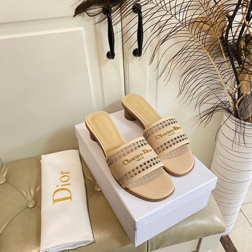 DIOR DWAY HEELED SLIDE IN CAMEL BEIGE CALFSKIN WITH GOLD LOGO