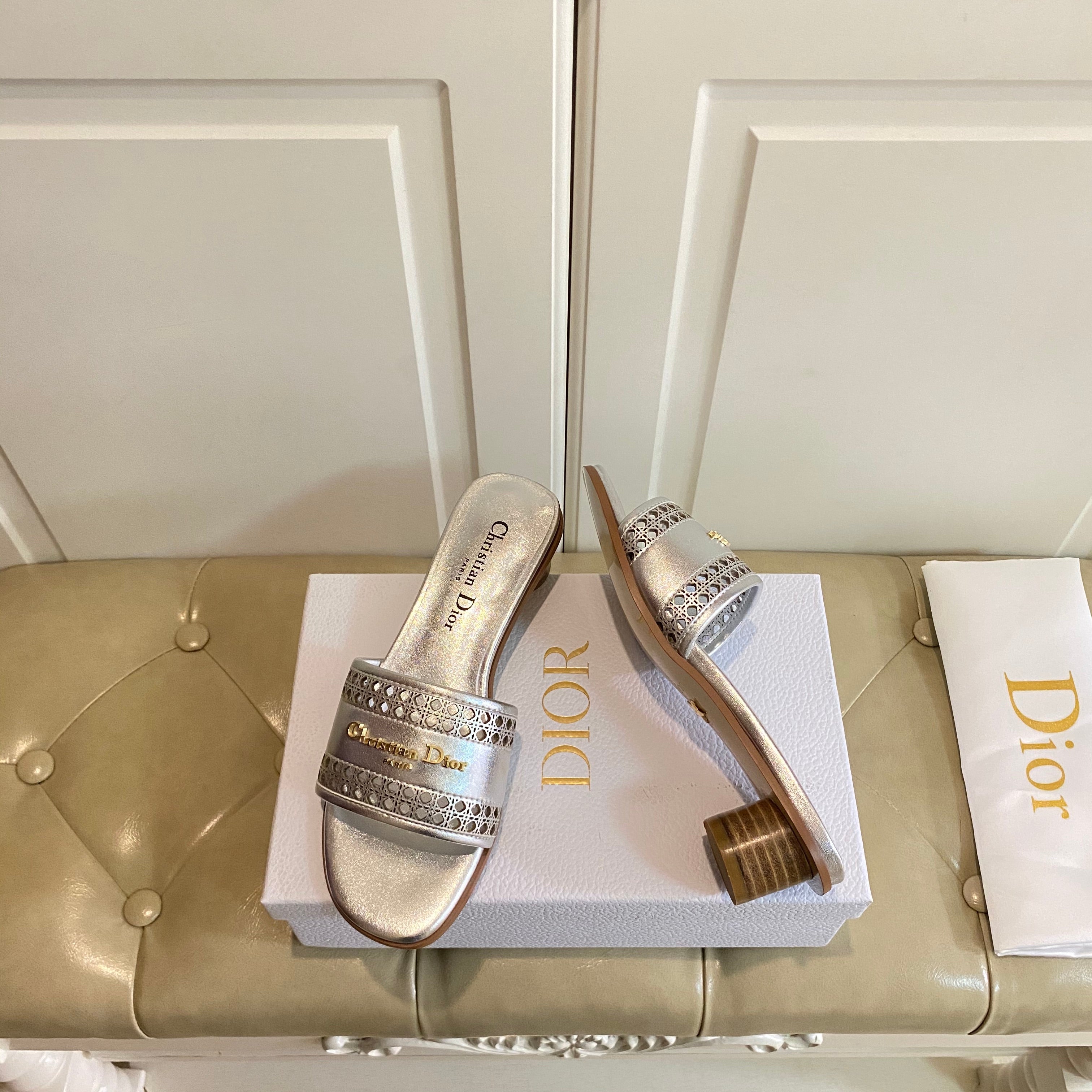 DIOR DWAY HEELED SLIDE IN SILVER CALFSKIN WITH GOLD LOGO