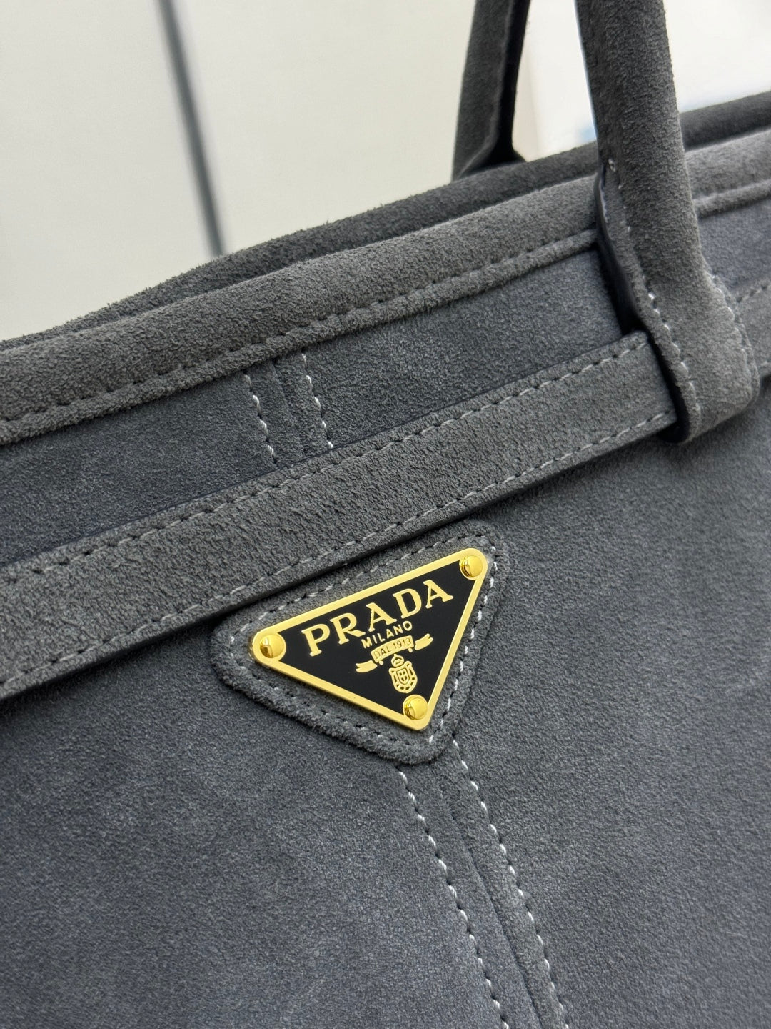 PRADA 25S BONNIE LARGE HANDBAG 38 IN RK GRAY SUEDE GOLD HARDWRE