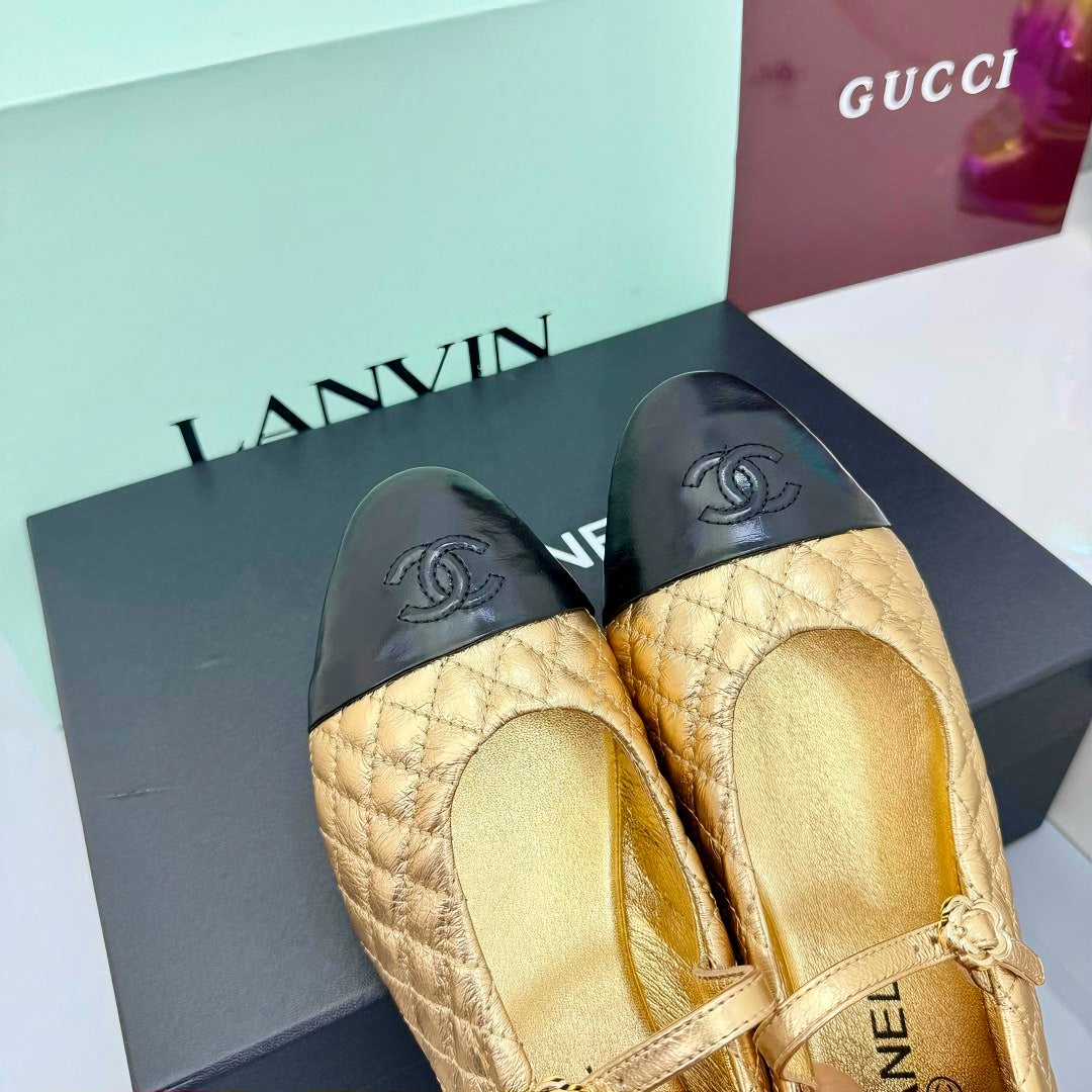 CHANEL MARY JANE FLAT 25S IN GOLD LAMBSKIN EMBOSSED LOGO