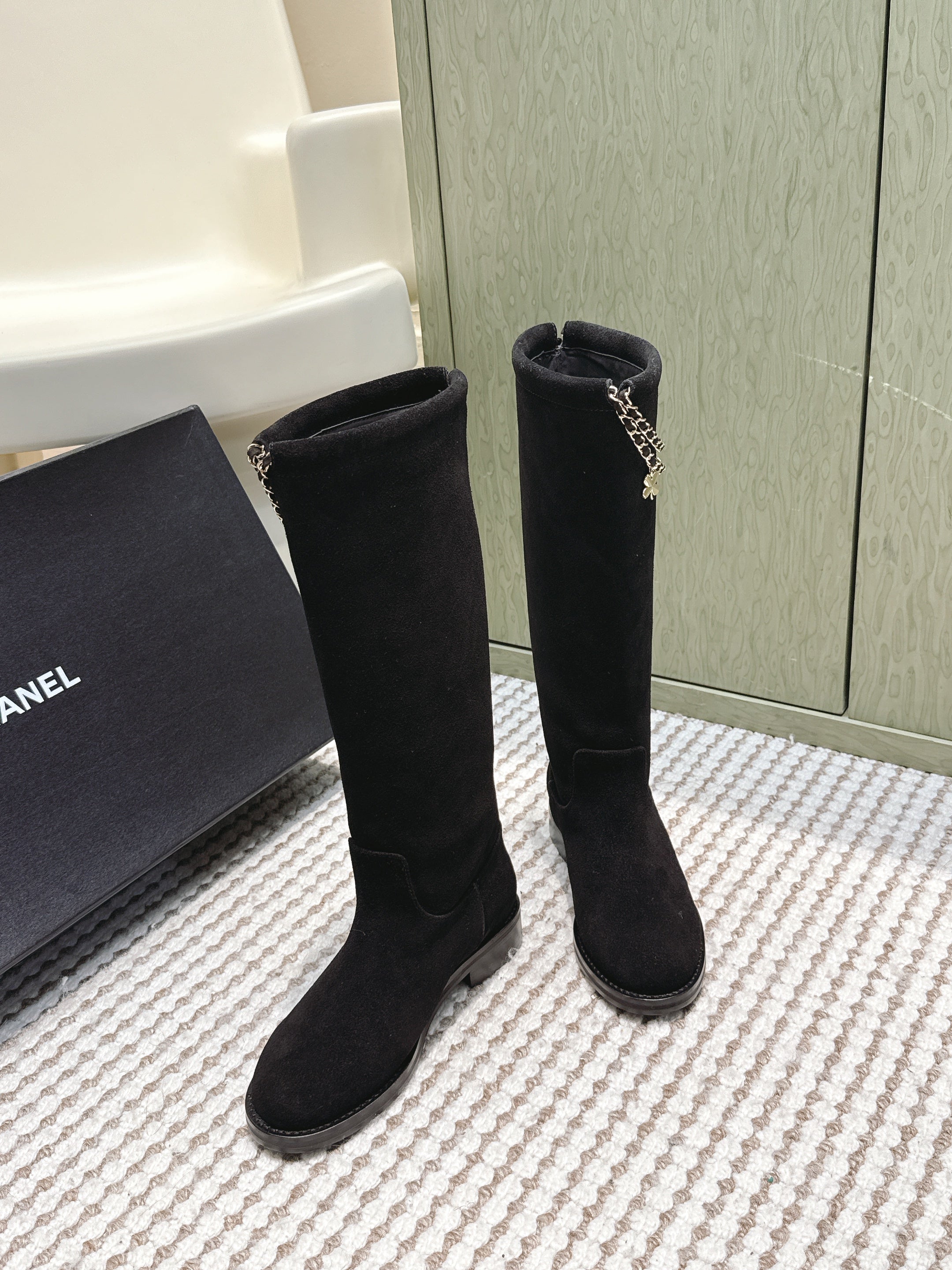 CHANEL 25S KNEE-HIGH BOOTS IN BLACK SUEDE GOLD HARDWARE