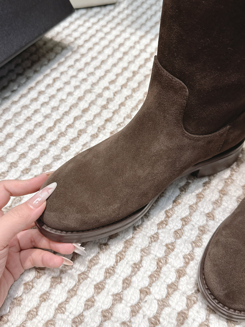 CHANEL 25S KNEE-HIGH BOOTS IN DARK BROWN SUEDE GOLD HARDWARE