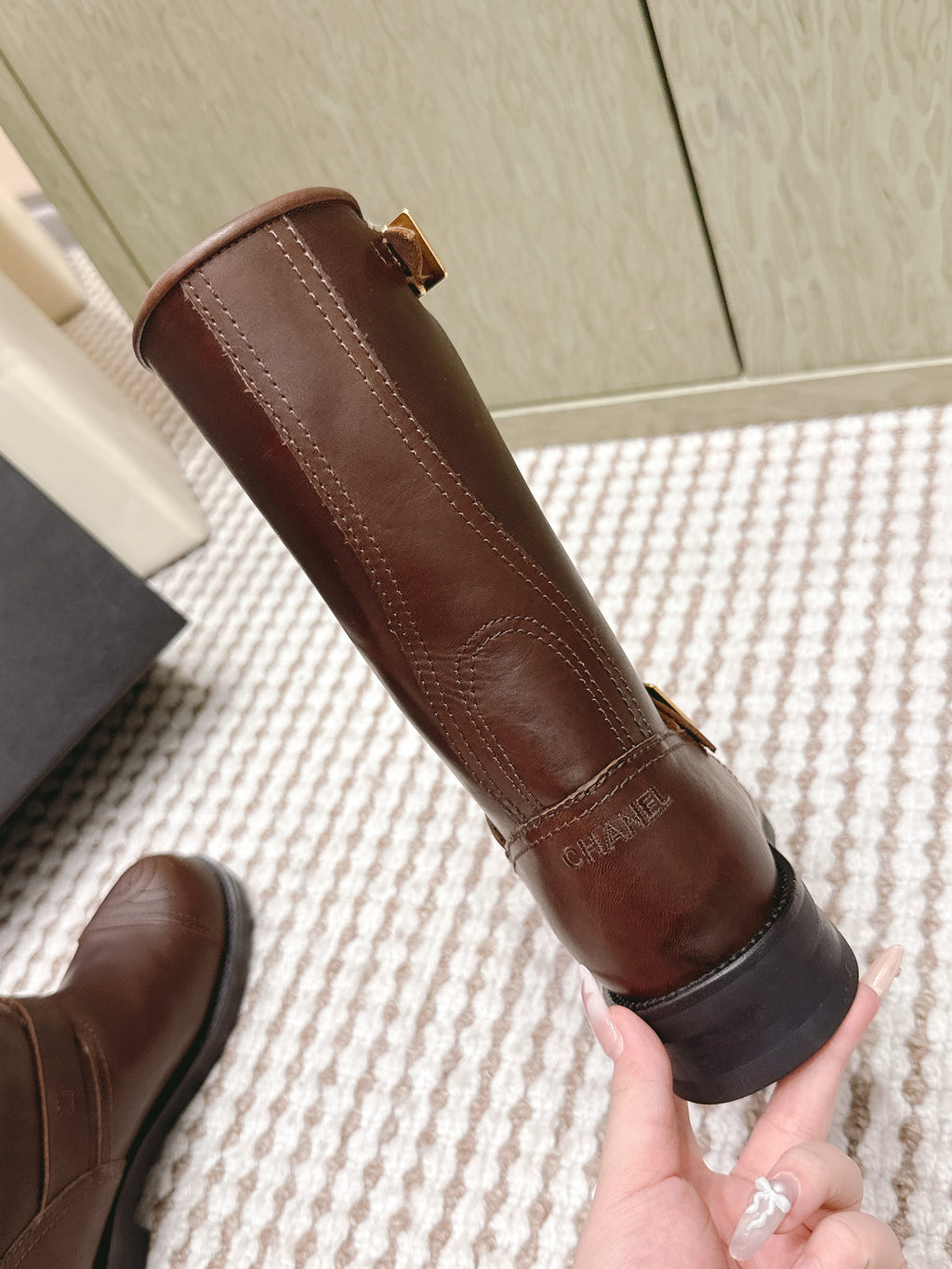 CHANEL 25S CALF-HIGH CHELSEA BOOTS IN BROWN CALFSKIN GOLD HARDWARE