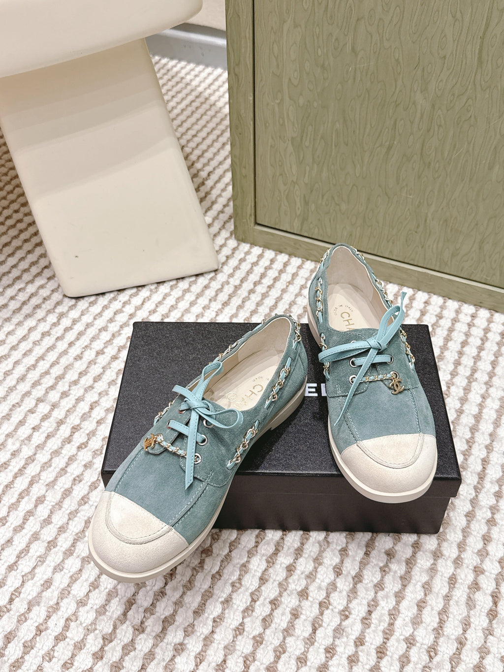CHANEL 25S MOASINS IN LIGHT BLUISH-GRAY AND LIGHT GREY SUEDE