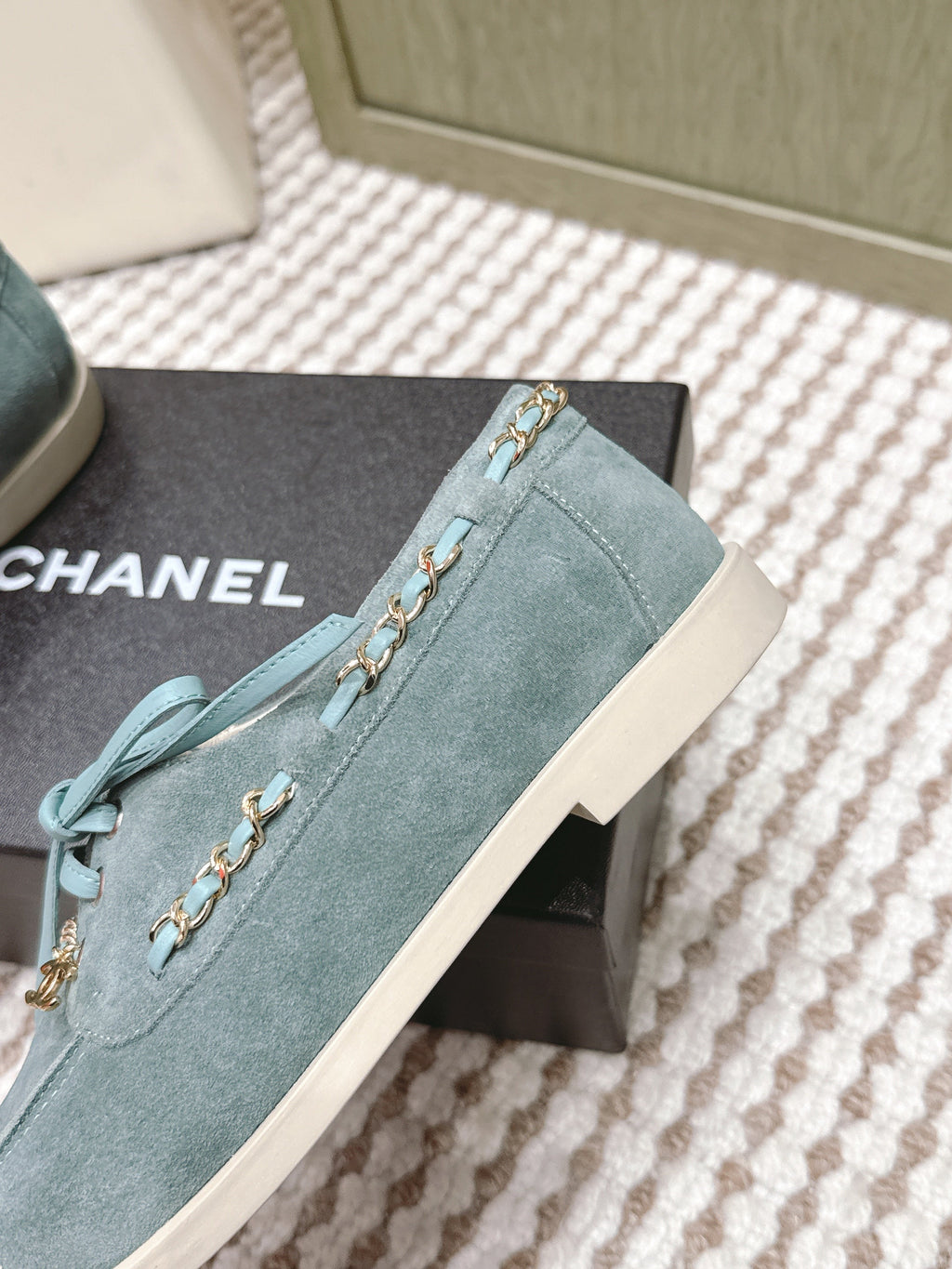 CHANEL 25S MOASINS IN LIGHT BLUISH-GRAY AND LIGHT GREY SUEDE