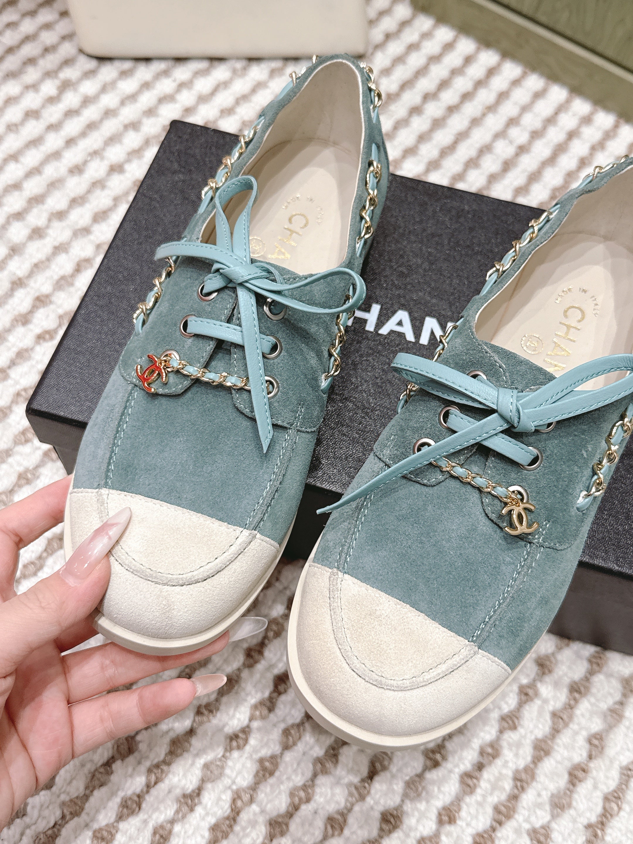CHANEL 25S MOASINS IN LIGHT BLUISH-GRAY AND LIGHT GREY SUEDE