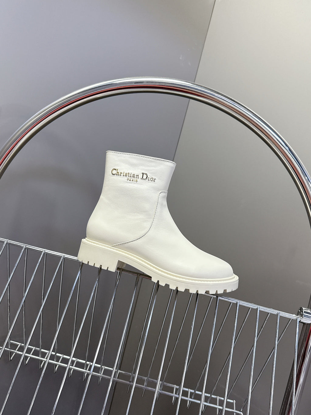 DIOR 25S D-MAJOR ANKLE BOOTS IN WHITE LAMBSKIN WITH GOLD HARDWARE