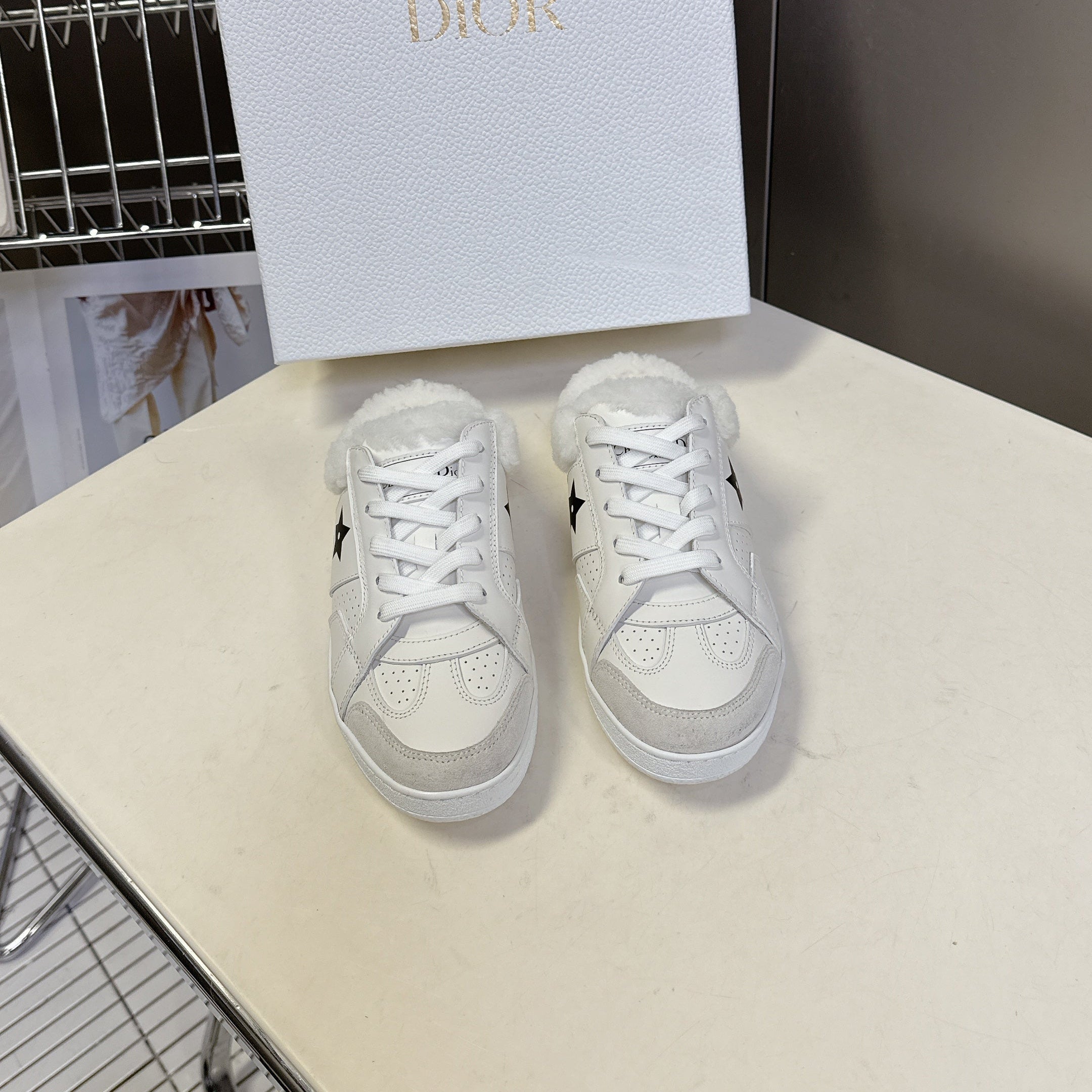DIOR 25S  STAR SNEAKERS IN WHITE LAMBSKIN AND WOOL