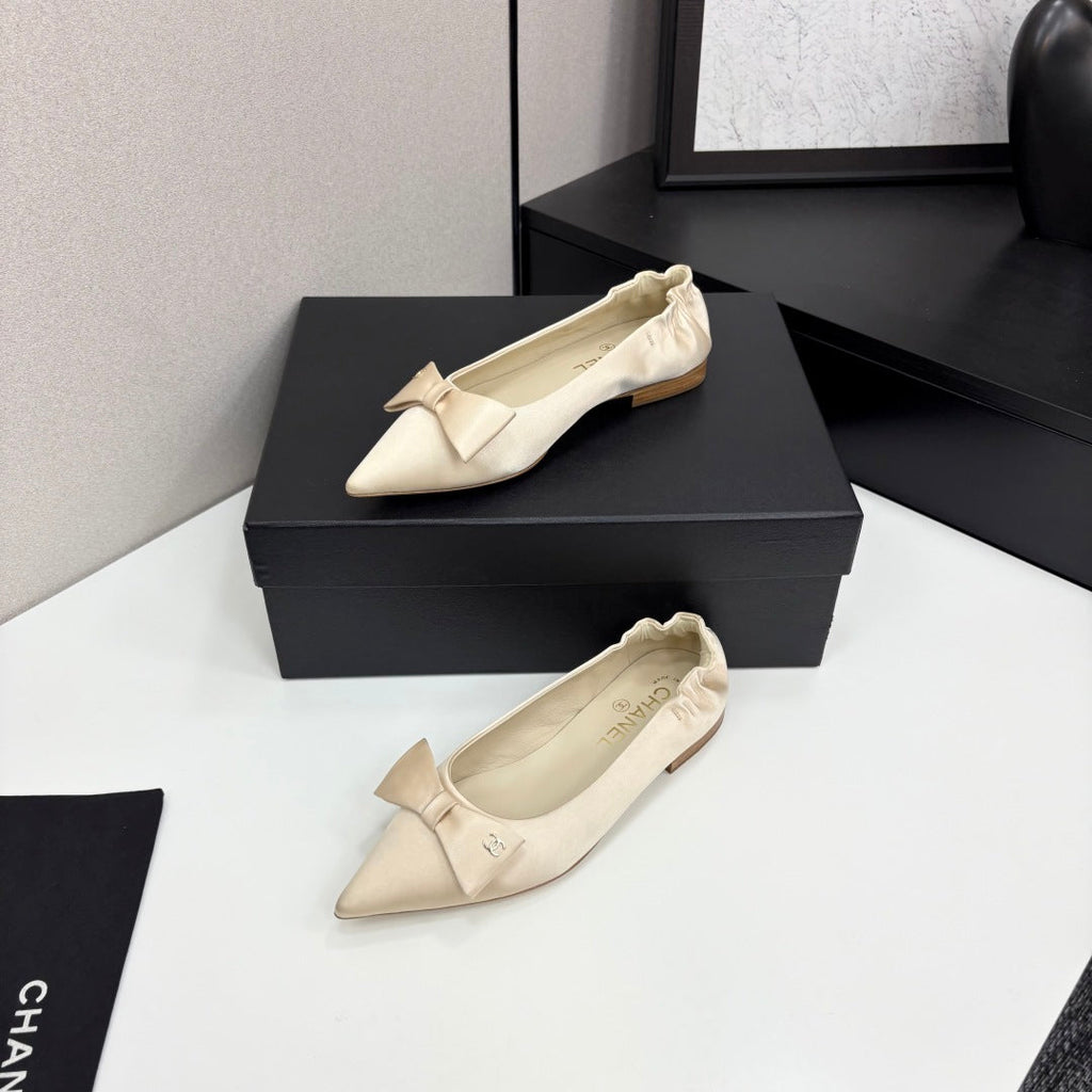 CHANEL BALLET FLATS 25S IN LIGHT BEIGE SATIN WITH BOW