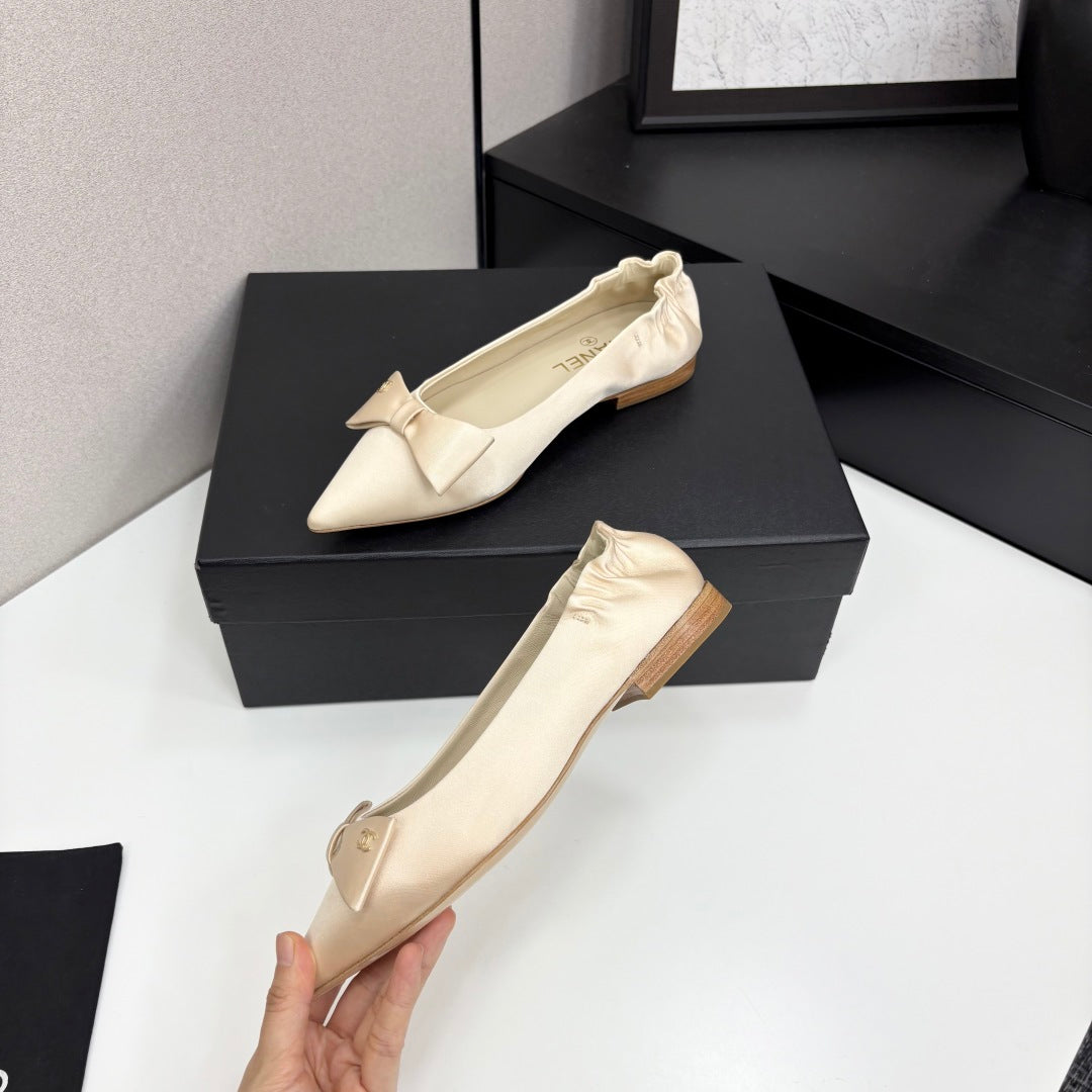 CHANEL BALLET FLATS 25S IN LIGHT BEIGE SATIN WITH BOW