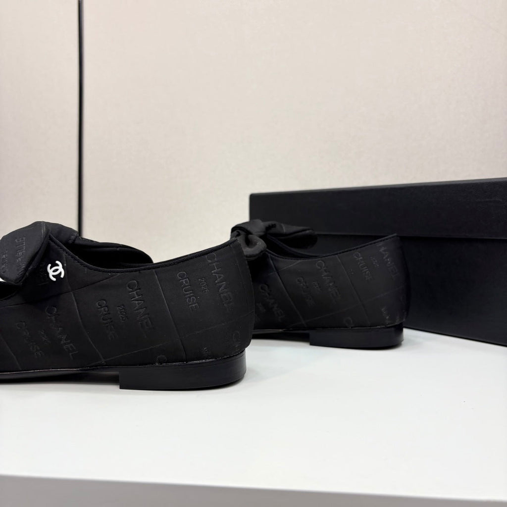 CHANEL BALLET FLATS 25S IN BLACK FABRIC WITH BOW