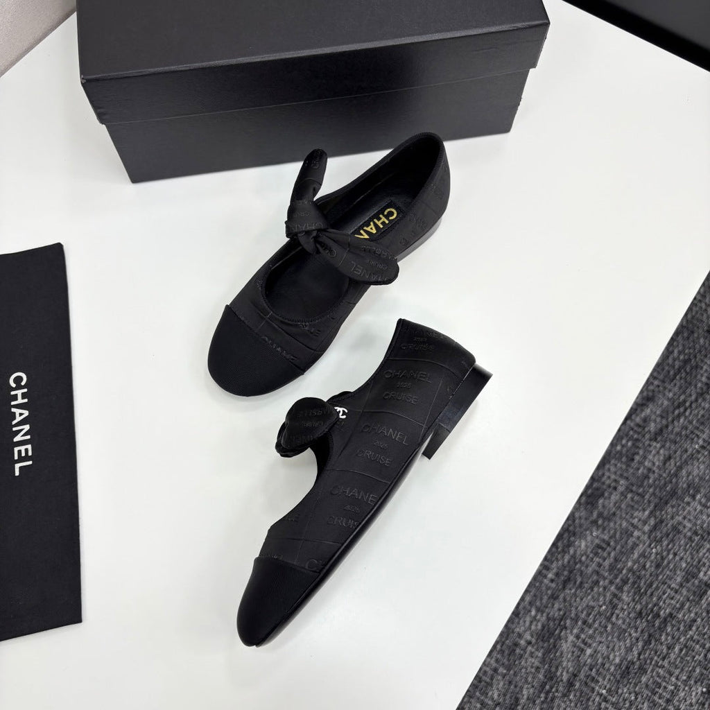 CHANEL BALLET FLATS 25S IN BLACK FABRIC WITH BOW