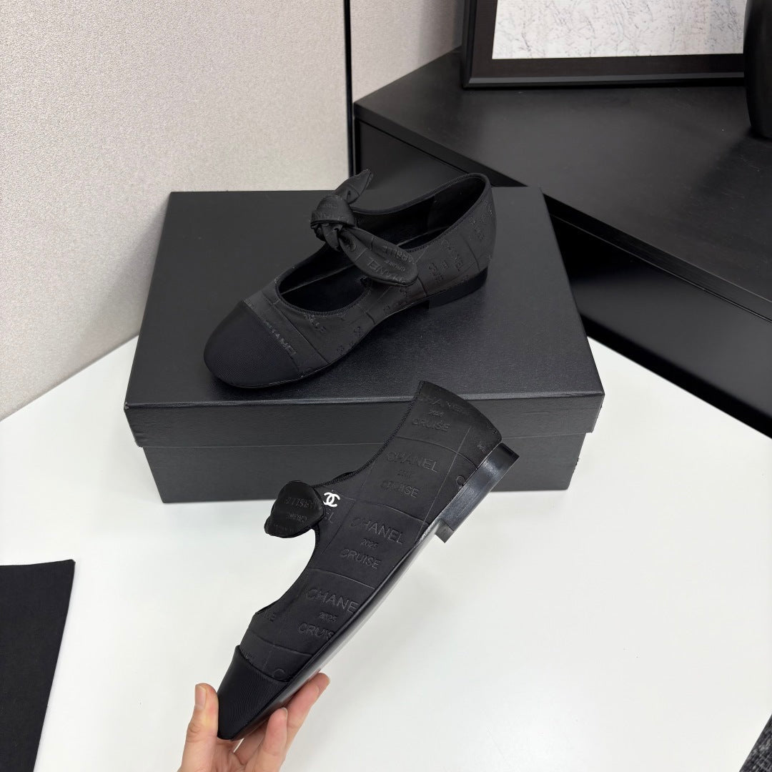 CHANEL BALLET FLATS 25S IN BLACK FABRIC WITH BOW