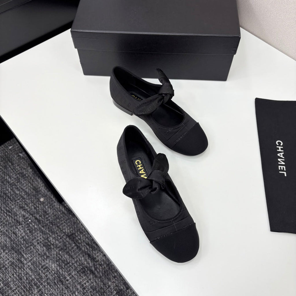 CHANEL BALLET FLATS 25S IN BLACK FABRIC WITH BOW