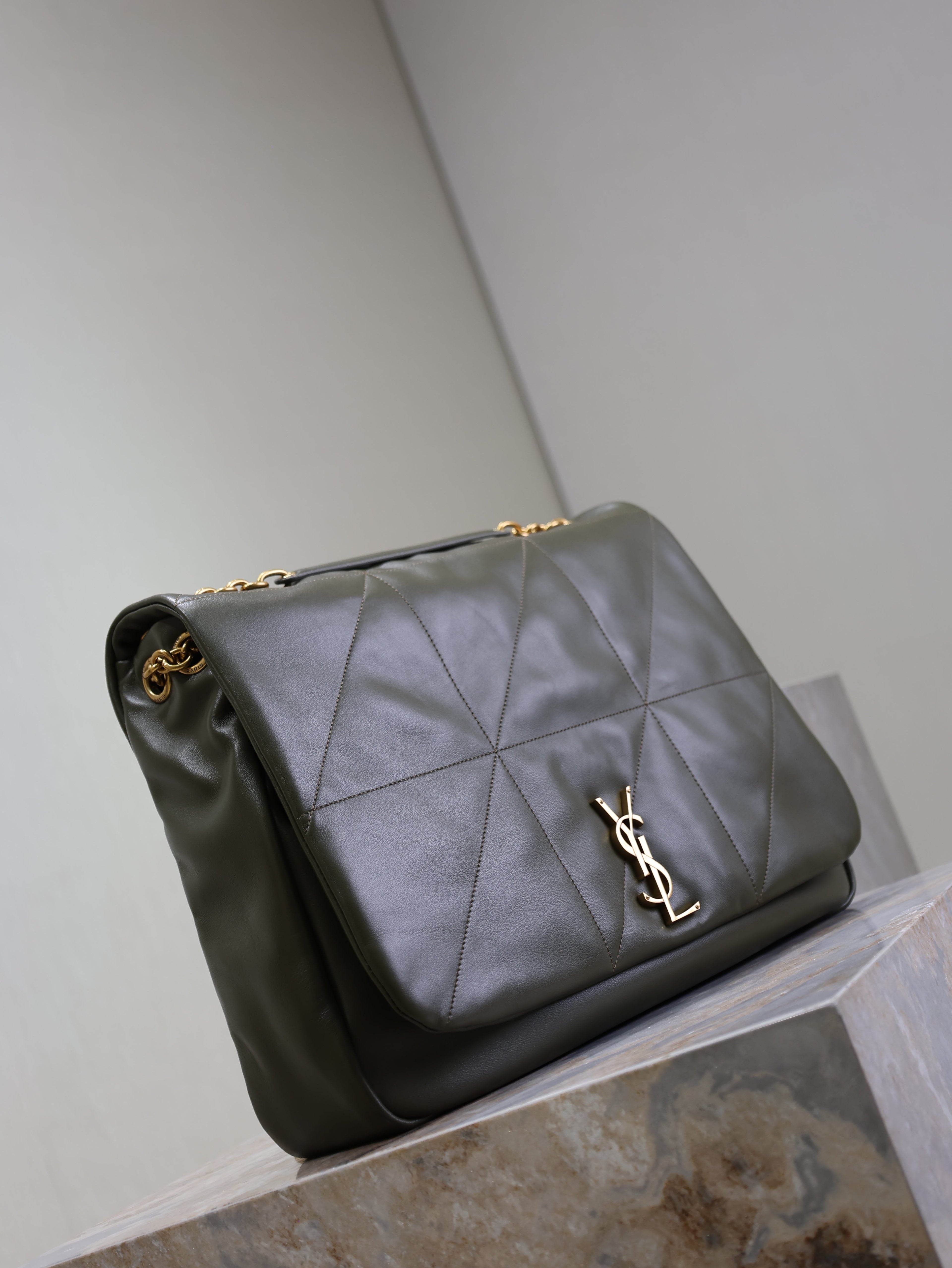 YSL 25S LARGE JAMIE 43 IN LIGHT MUSK LAMBSKIN GOLD HARDWARE