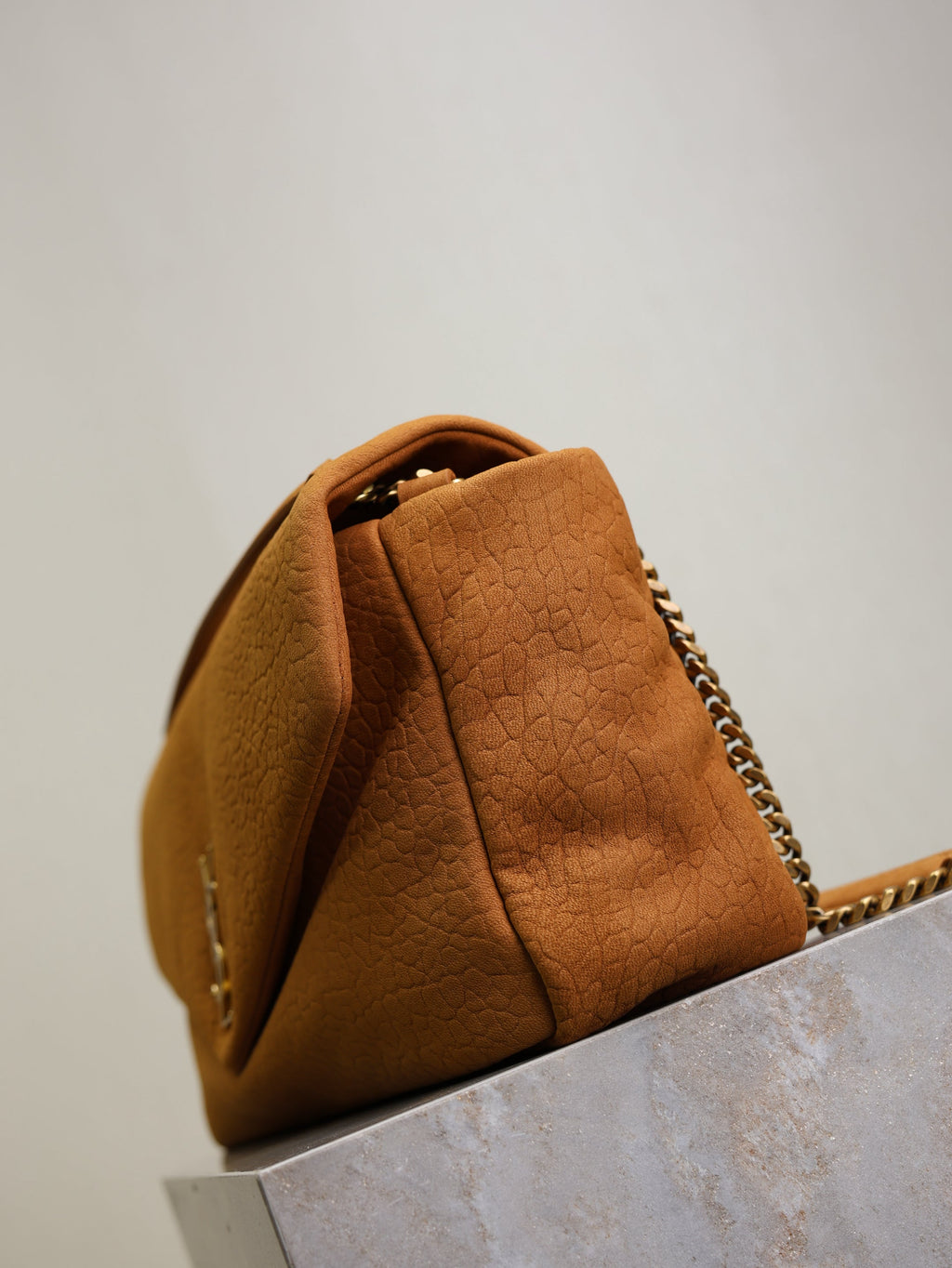 YSL 25S CALYPSO GM 38 IN BURNT ORANGE GRAINED CALFSKIN GOLD HARDWRE