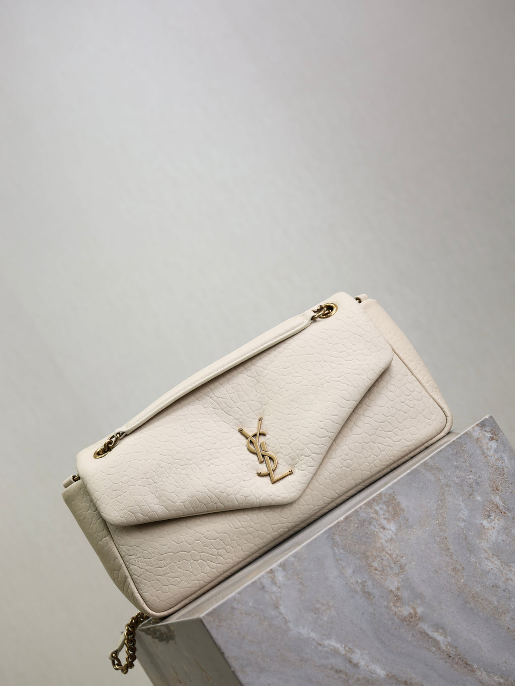 YSL 25S CALYPSO 30 IN IVORY GRAINED CALFSKIN GOLD HARDWRE