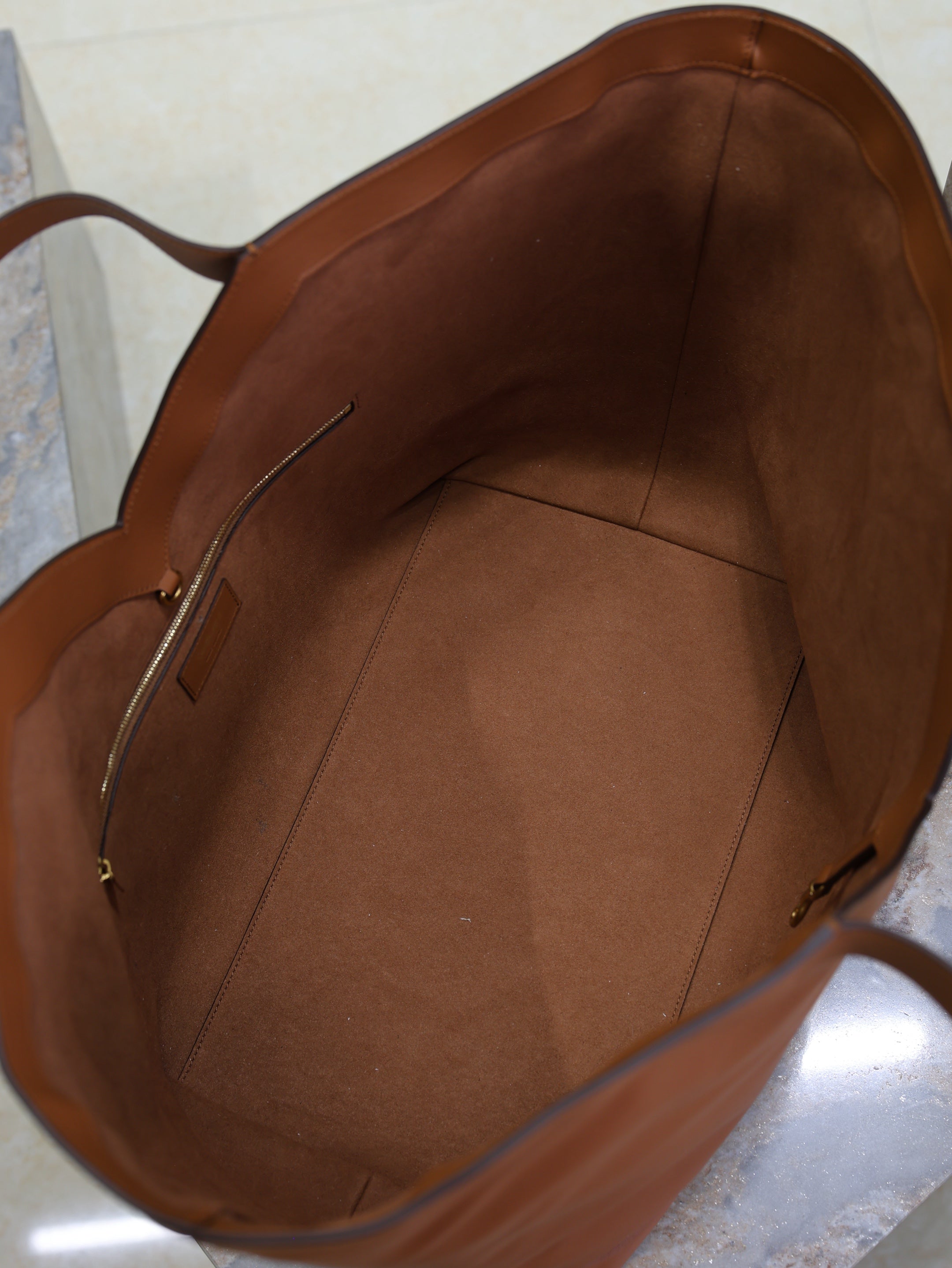 YSL 25S Y TOTE 50 IN CARAMEL CALFSKIN GOLD HARDWARE
