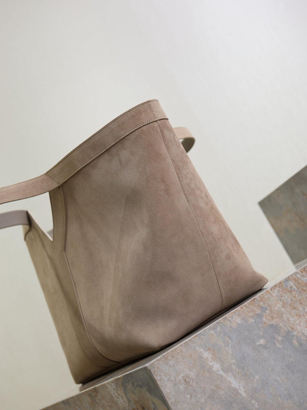 YSL 25S Y MAXI TOTE 50 IN DRY GRAIN SUEDE GOLD HARDWRE