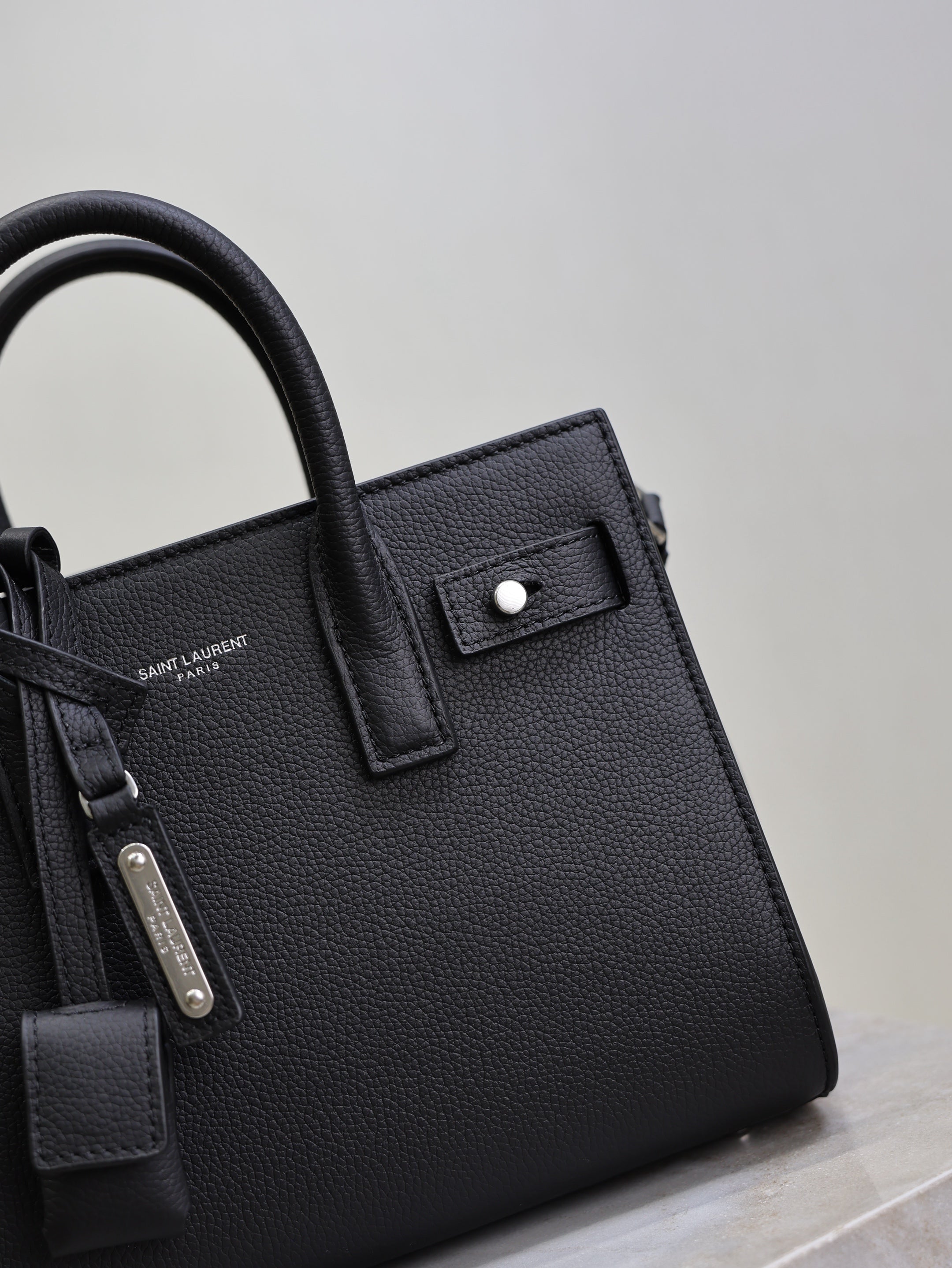 YSL 25S SAC DE JOUR 22 IN BLACK GRAINED CALFSKIN SILVER HARDWARE
