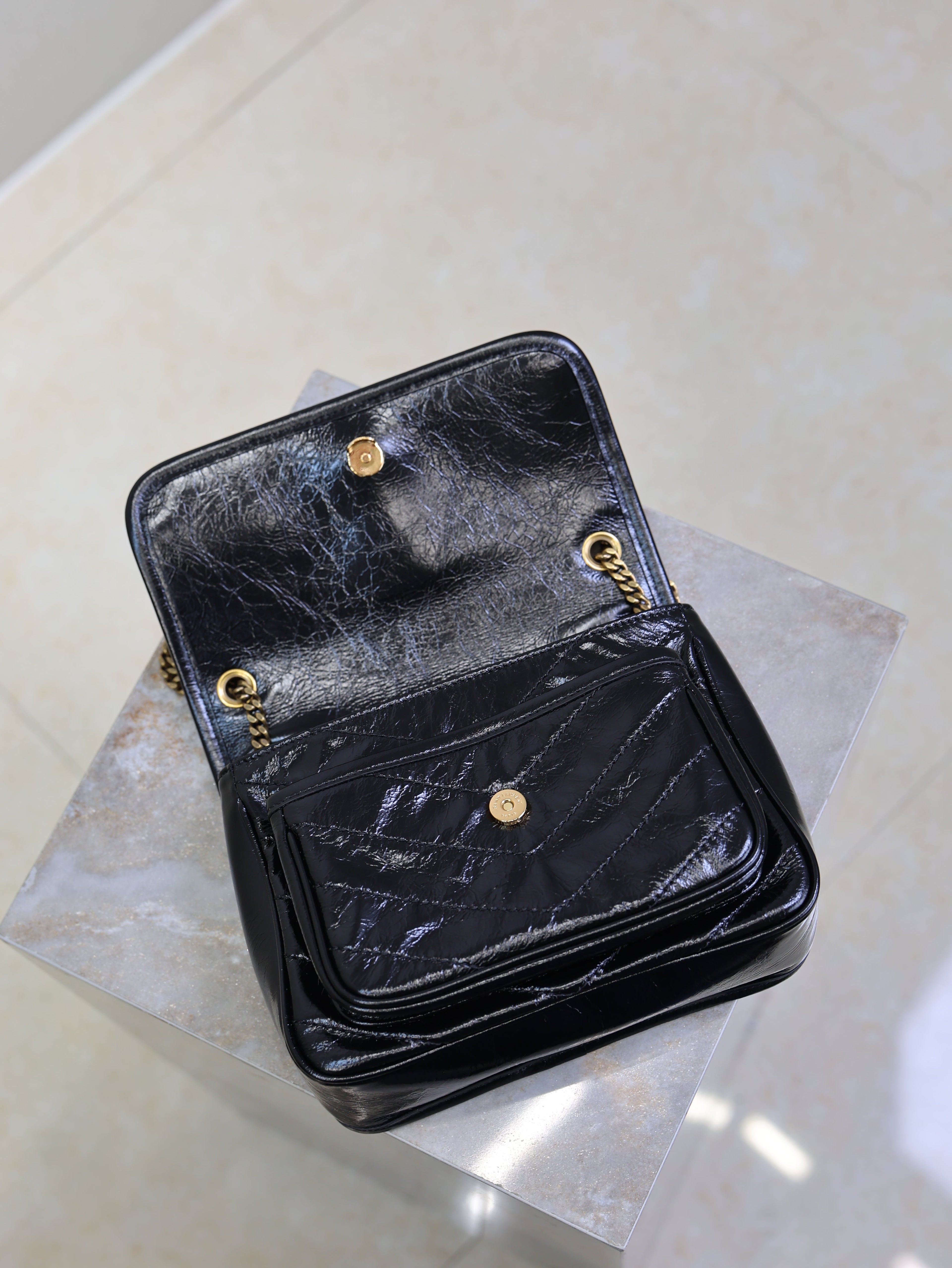 YSL 25S NIKI BAG 22 IN BLACK GLOSSY CALFSKIN GOLD HARDWRE