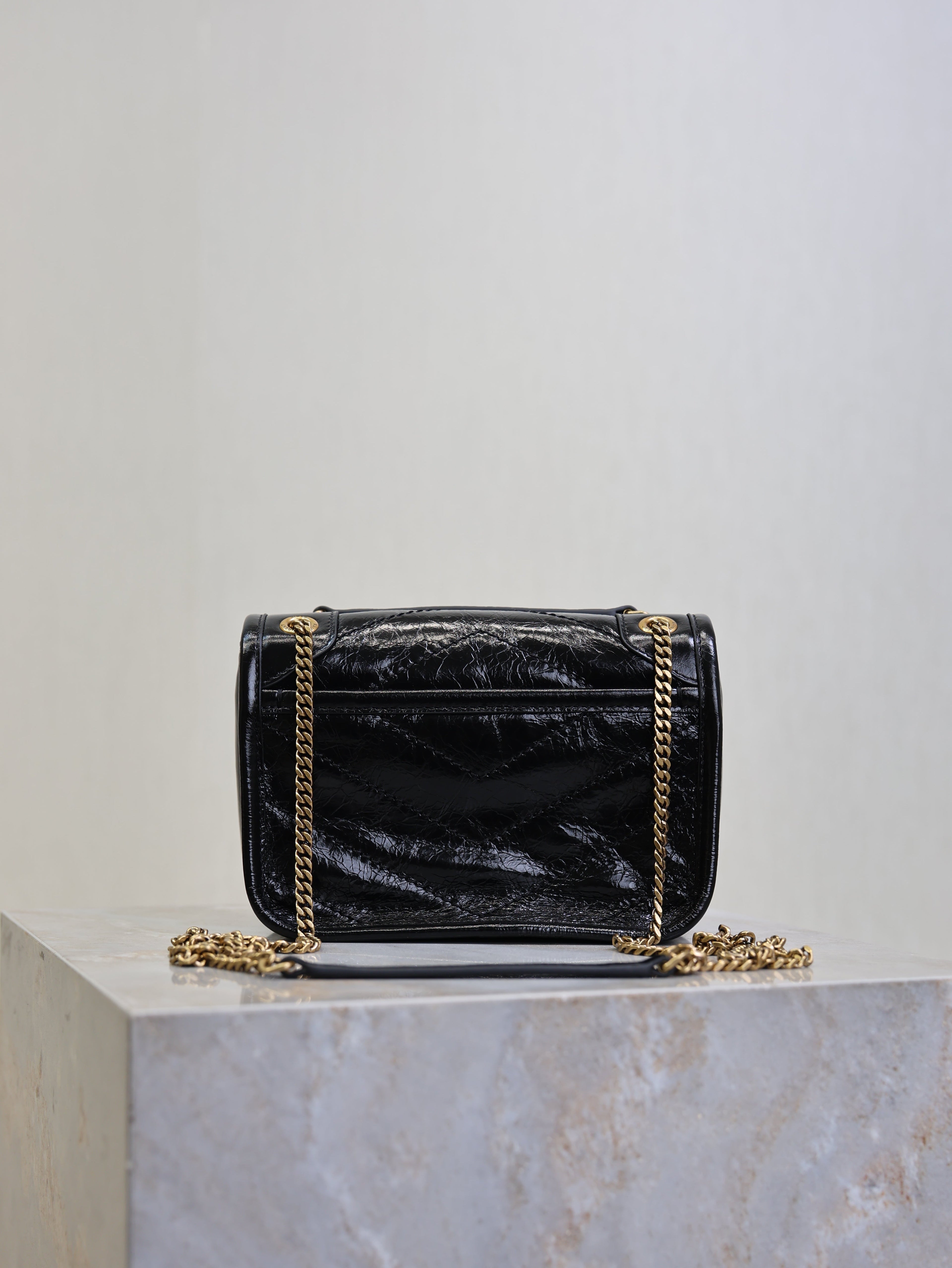 YSL 25S NIKI BAG 18 IN BLACK GLOSSY CALFSKIN GOLD HARDWARE
