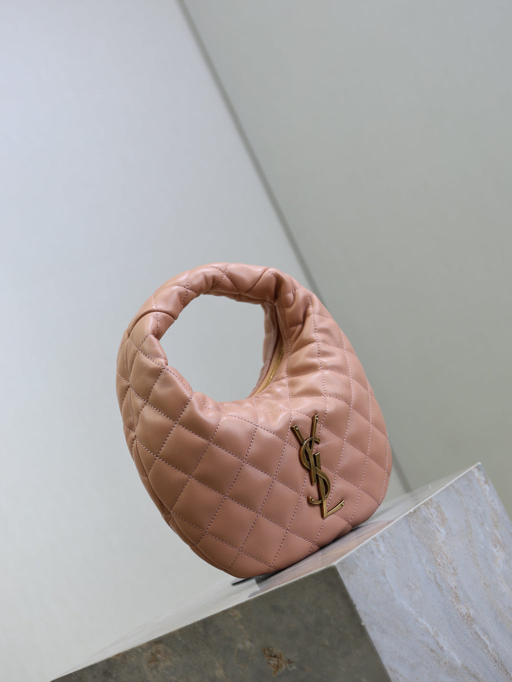 YSL 25S ICARINO 17 IN HORTENSIA QUILTED CALFSKIN GOLD HARDWARE
