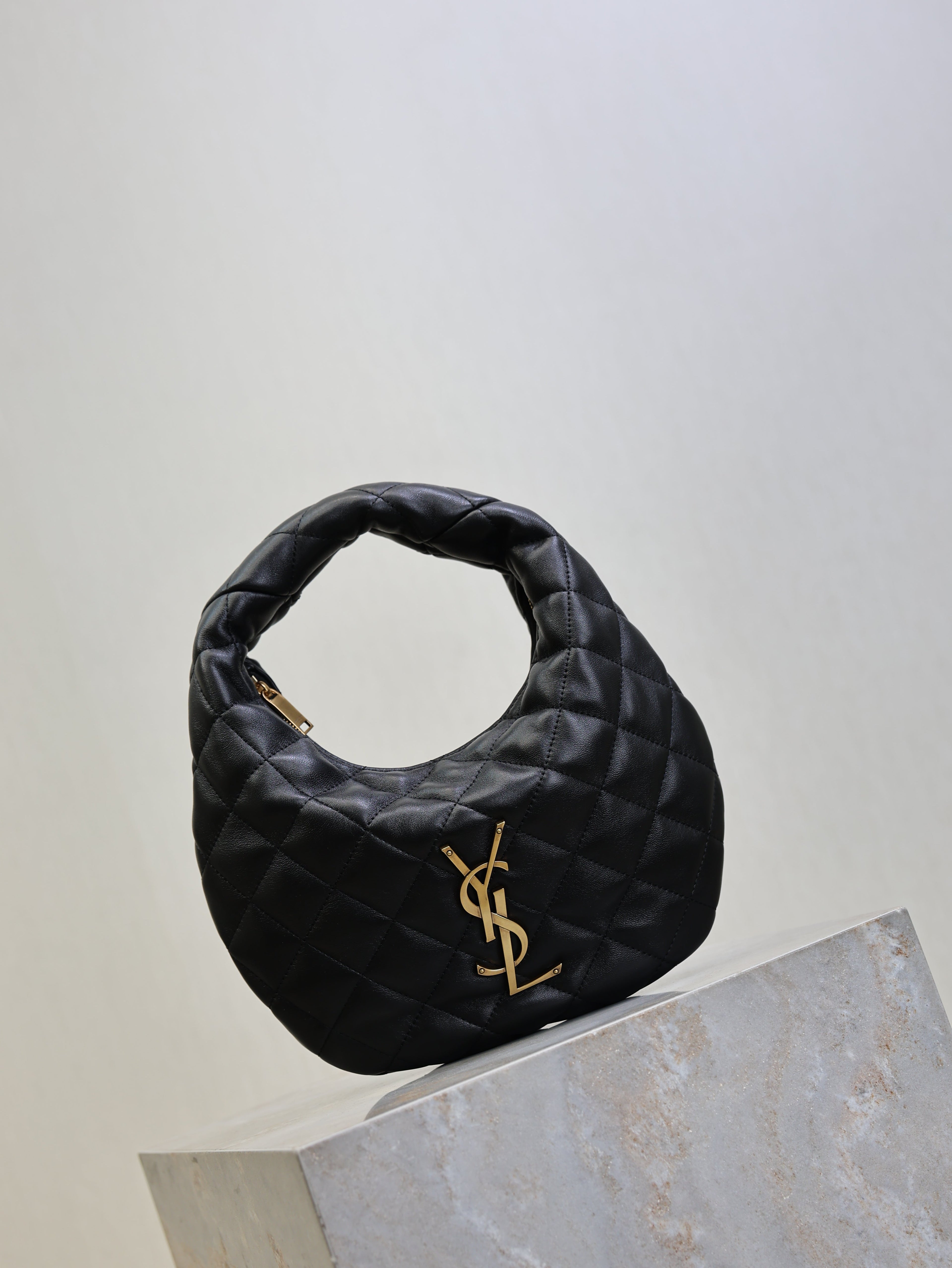 YSL 25S ICARE BABY 17 IN BLACK QUILTED CALFSKIN GOLD HARDWRE