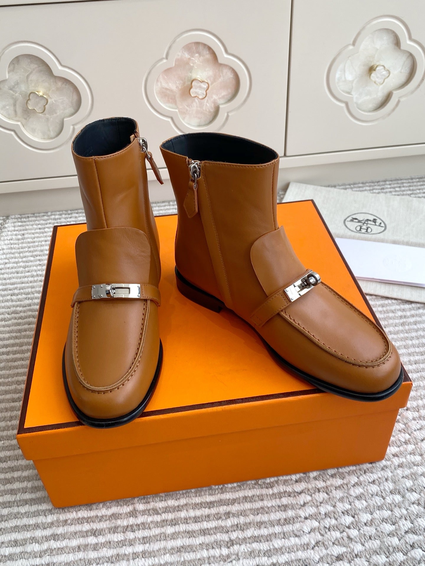 HERMES 25S KELSY ANKLE BOOT IN BROWN LAMBSKIN WITH SILVER HARDWARE