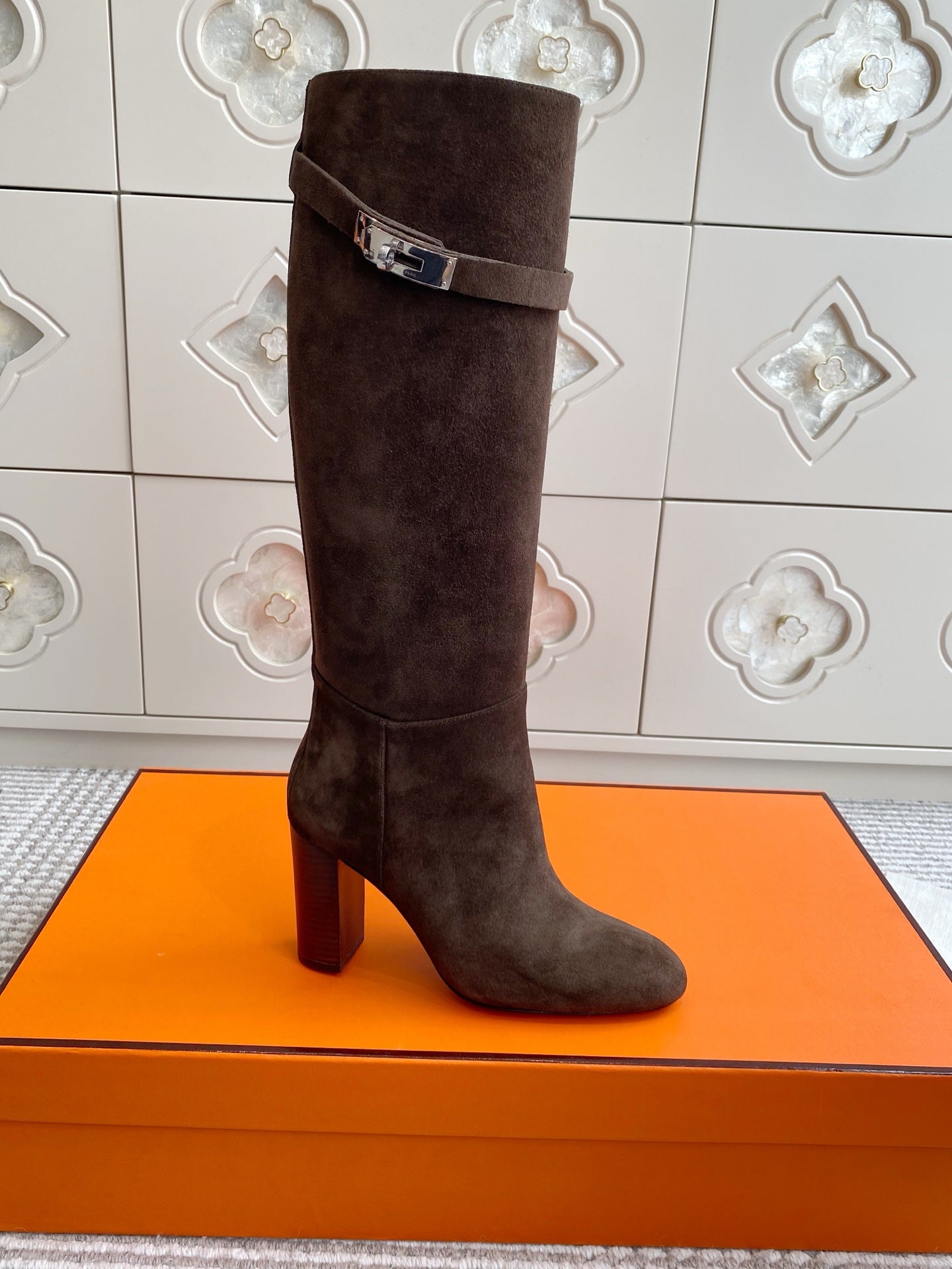 HERMES 25S TALL BOOTS 90 MM IN DARK BROWN SUEDE