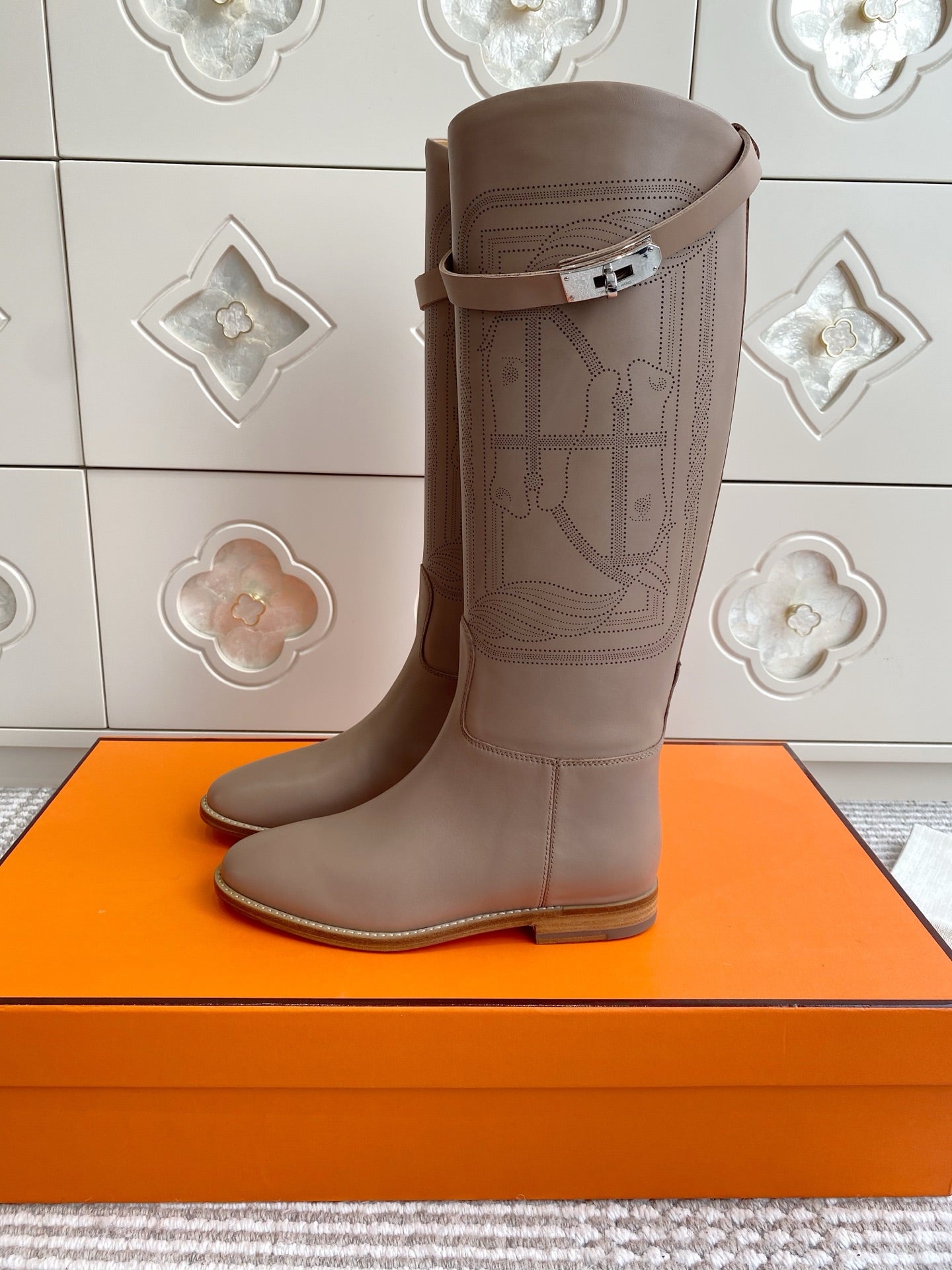HERMES 25S JUMPING BOOTS IN LIGHT CARAMEL BROWN LAMBSKIN WITH SILVER HARDWARE