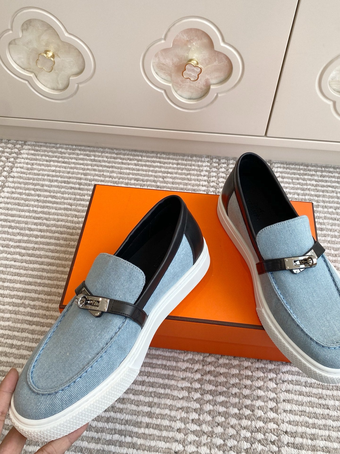 HERMES 25S SLIP-ON IN SKY BLUE CANVAS AND BLACK LAMBSKIN WITH SILVER HARDWARE