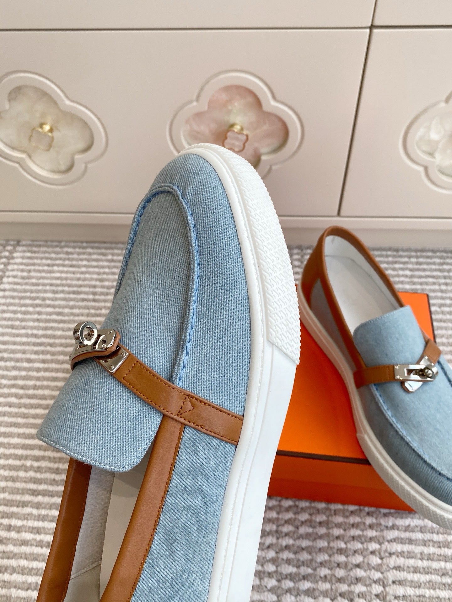 HERMES 25S SLIP-ON IN SKY BLUE CANVAS AND BROWN LAMBSKIN WITH SILVER HARDWARE