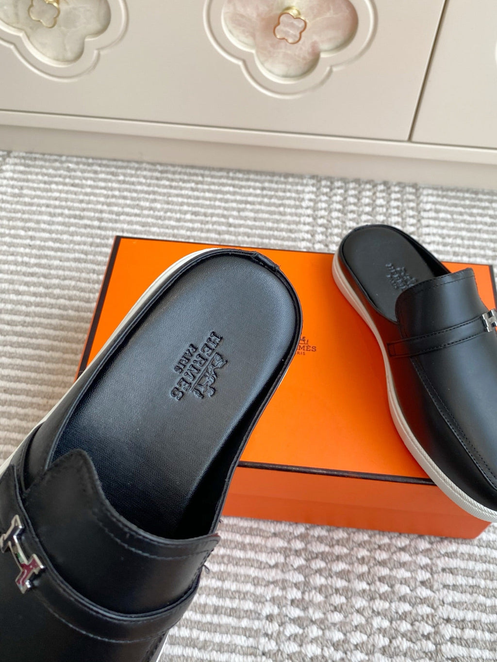 HERMES 25S MULES IN BLACK LAMBSKIN WITH SILVER HARDWARE