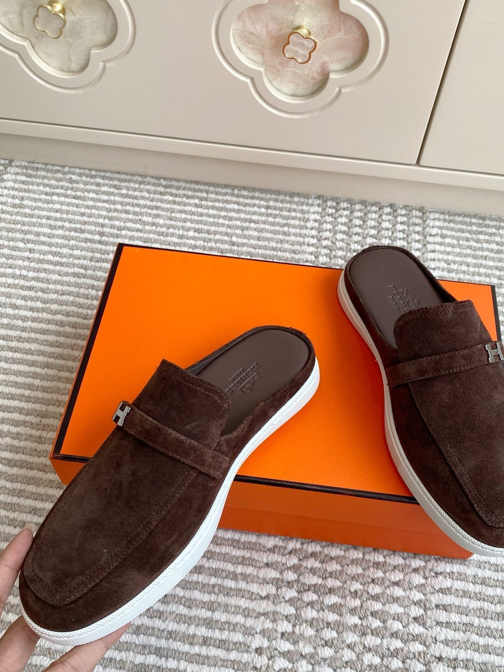 HERMES 25S MULES IN DARK BROWN SUEDE WITH SILVER HARDWARE