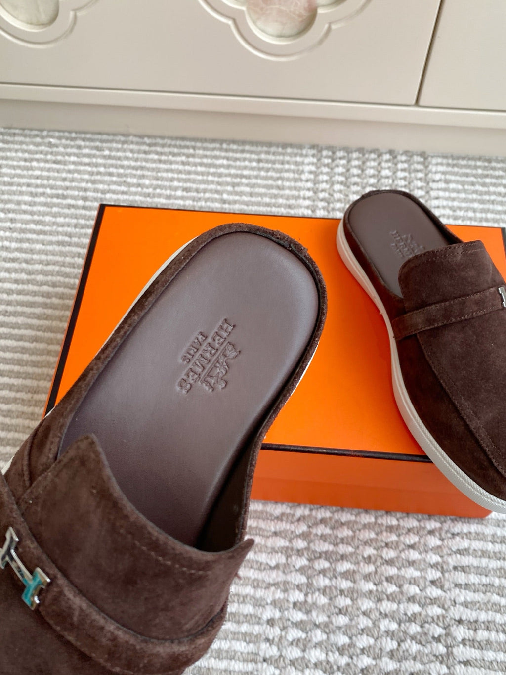 HERMES 25S MULES IN DARK BROWN SUEDE WITH SILVER HARDWARE