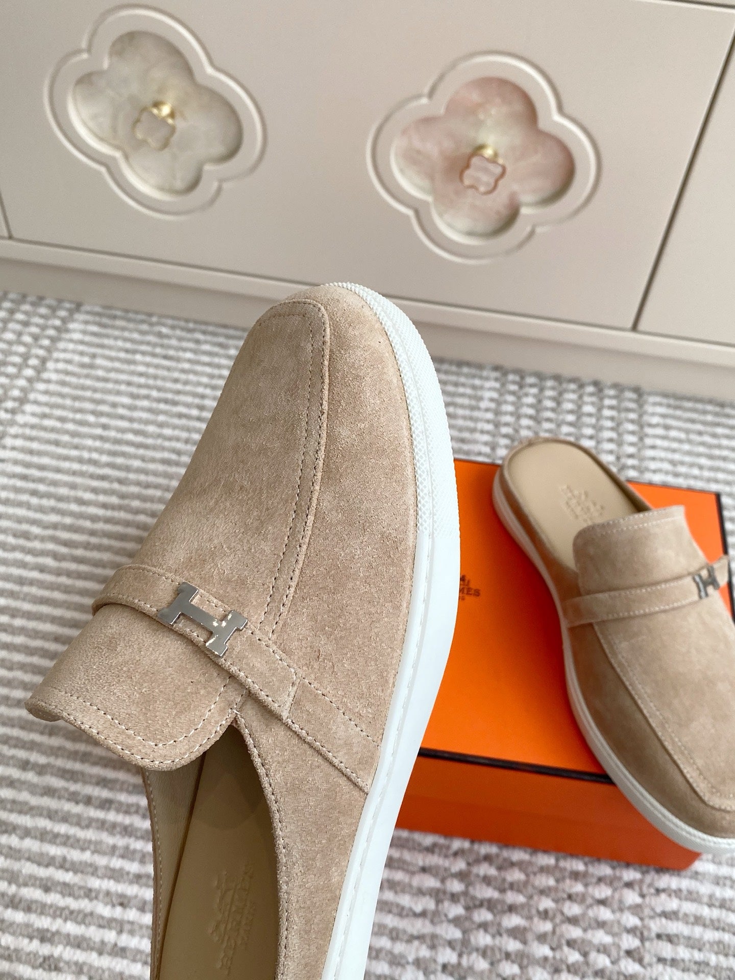 HERMES 25S MULES IN BEIGE SUEDE WITH SILVER HARDWARE