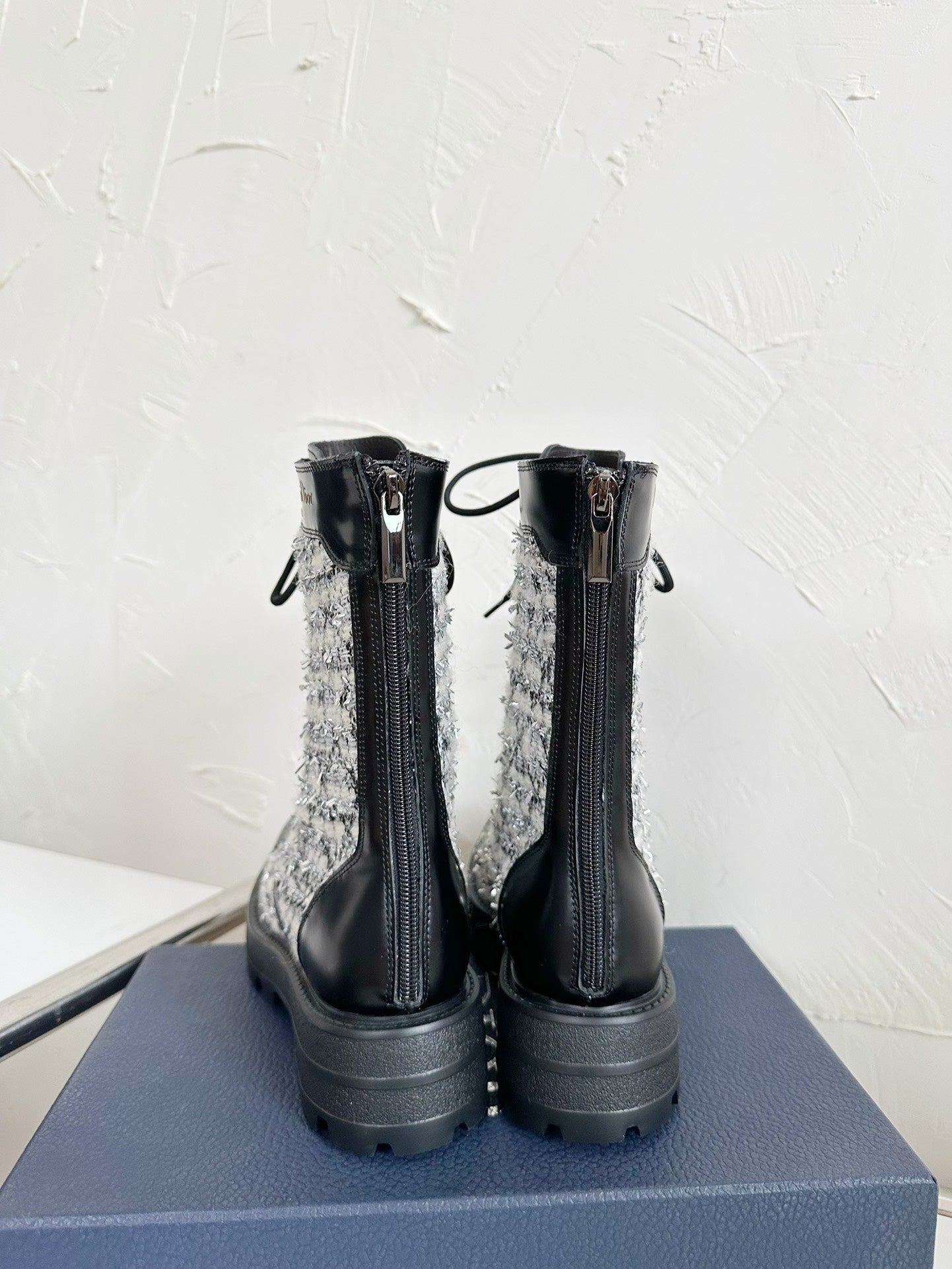 DIOR D-UNIT ANKLE BOOT BLACK CALFSKIN WITH WHITE AND BLACK CANNAGE TWEED