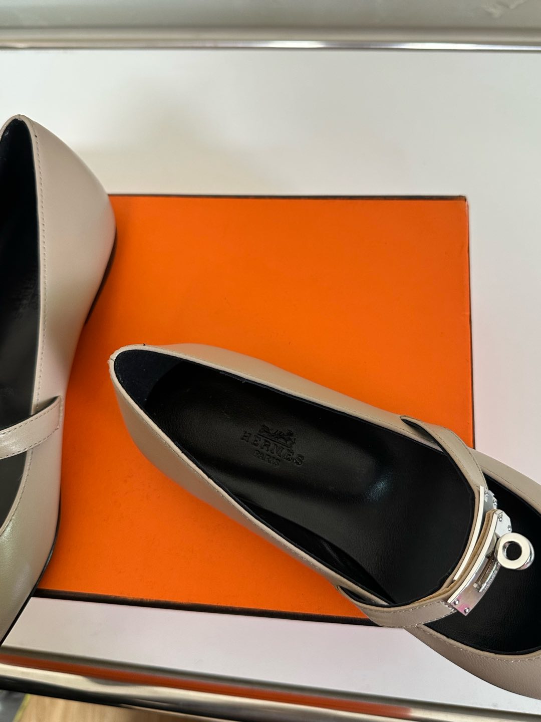 HERMES KIARA FLAT PUMP IN KHAKI BROWN CALFSKIN