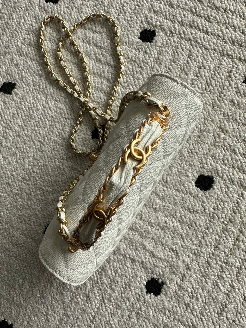 CHANEL 25S CLASSIC WALLET ON CHAIN 19 IN WHITE LAMBSKIN WITH GOLD HARDWARE
