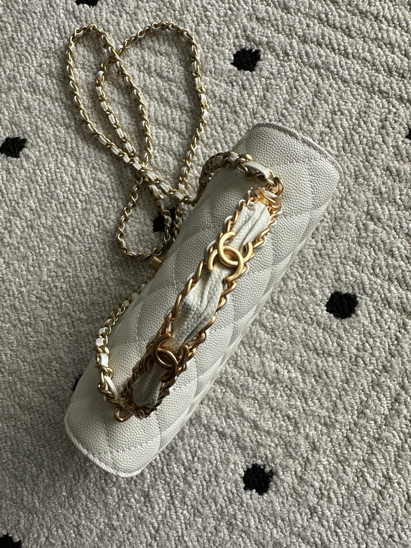 CHANEL 25S CLASSIC WALLET ON CHAIN 19 IN WHITE LAMBSKIN WITH GOLD HARDWARE
