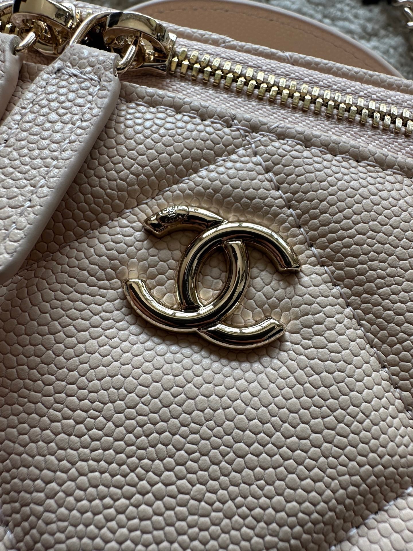 CHANEL 25S VANITY BAG 17 IN LIGHT PINK CAVIAR LEATHER