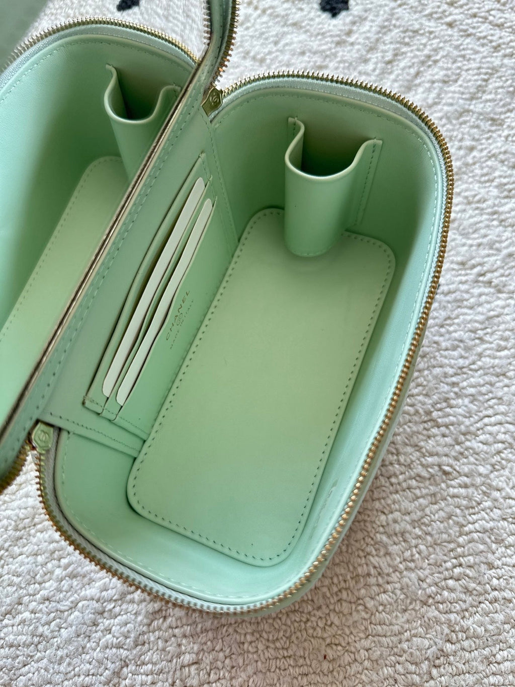 CHANEL 25S VANITY BAG 17 IN MINT GREEN CAVIAR LEATHER