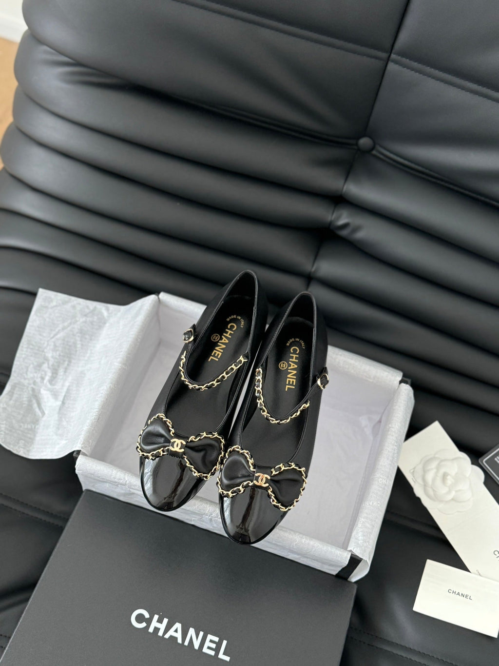 CHANEL BALLET FLATS IN BLACK LAMBSKIN WITH GOLD HARDWARE