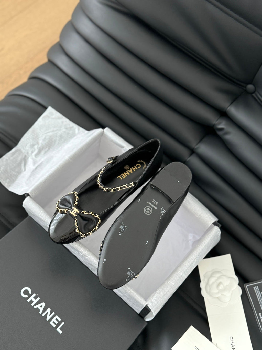 CHANEL BALLET FLATS IN BLACK LAMBSKIN WITH GOLD HARDWARE