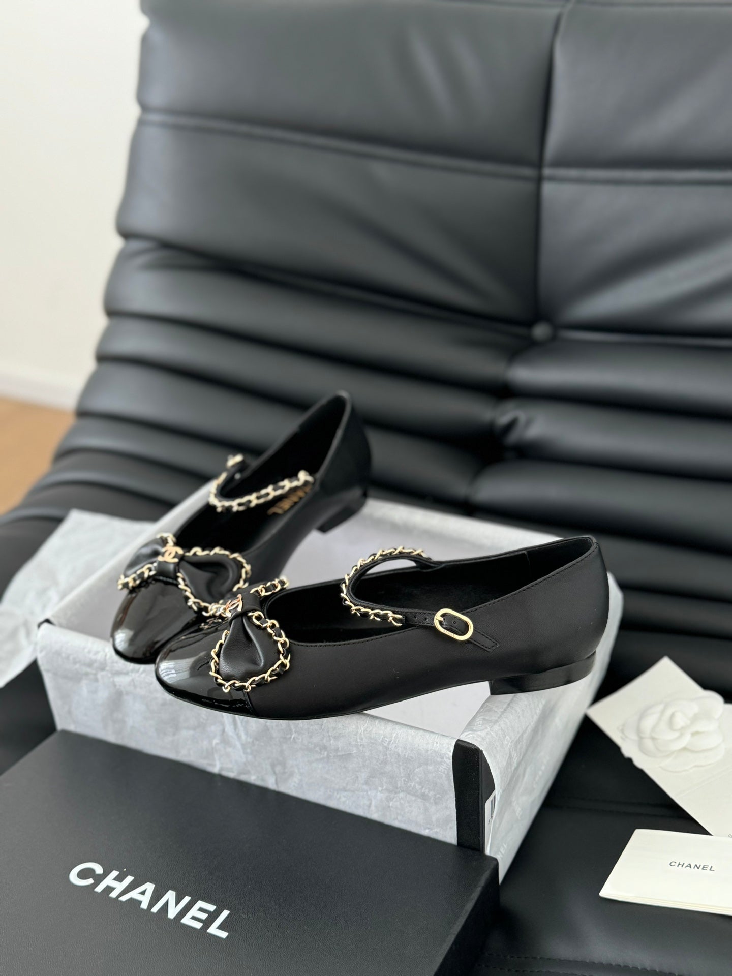 CHANEL BALLET FLATS IN BLACK LAMBSKIN WITH GOLD HARDWARE